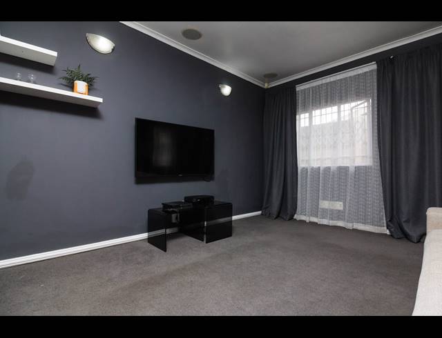 6 BEDROOM FREESTANDING FOR SALE IN ESCOMBE